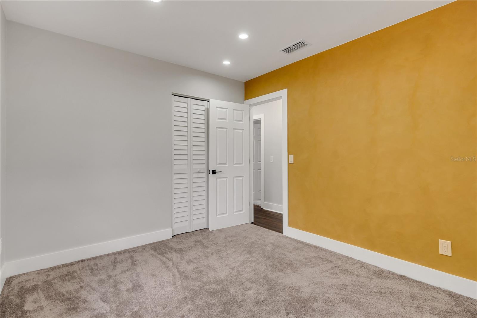 Image 19 of 22 For 283 Ranger Boulevard