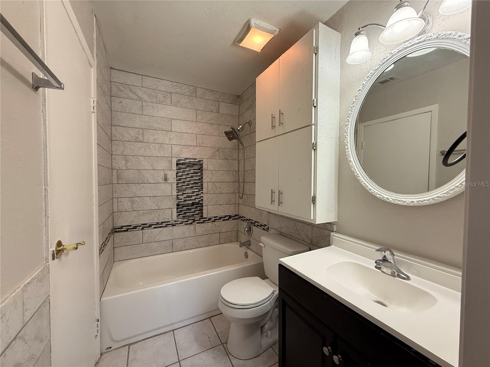 Image 11 of 16 For 407 Sheoah Boulevard 13