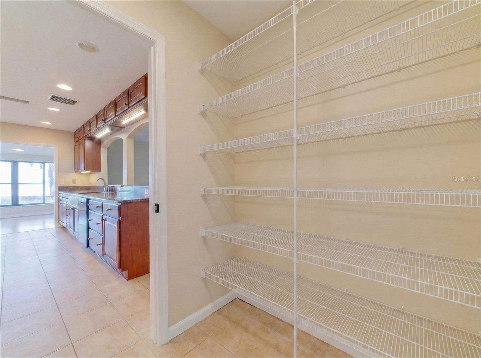 Listing photo id 13 for 12255 Virginia Drive