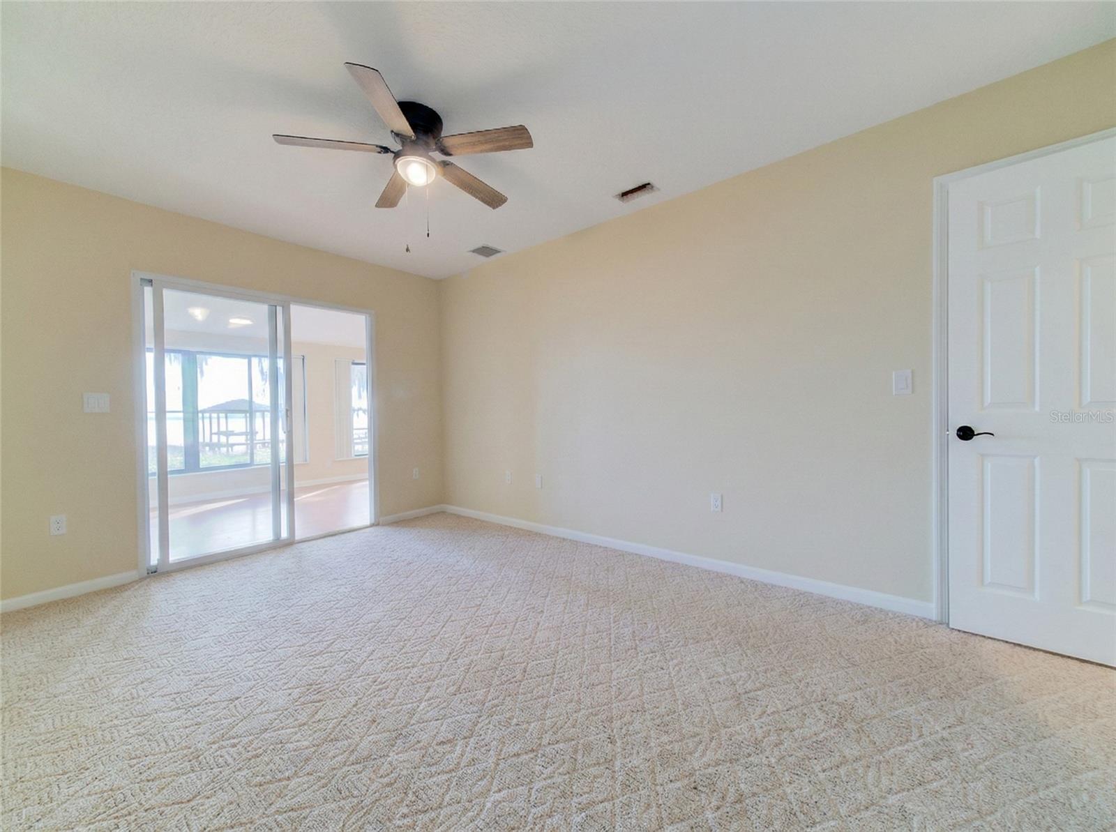 Listing photo id 15 for 12255 Virginia Drive