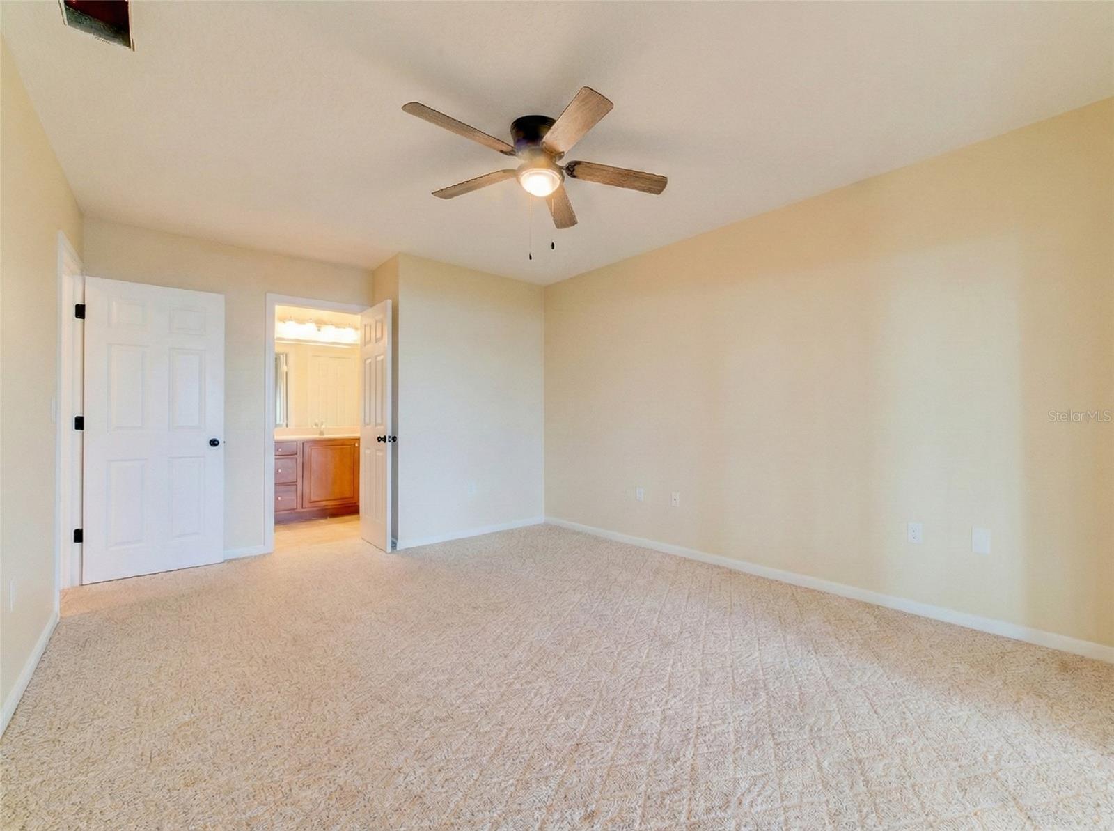 Listing photo id 16 for 12255 Virginia Drive