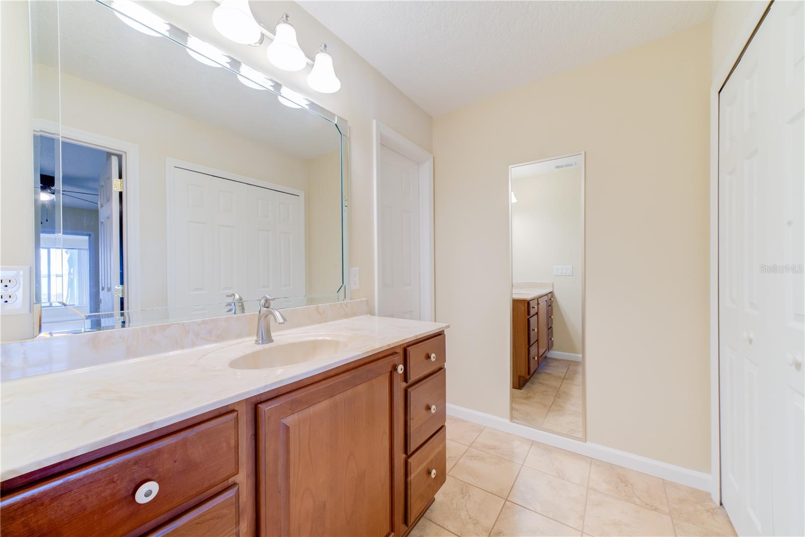 Listing photo id 19 for 12255 Virginia Drive