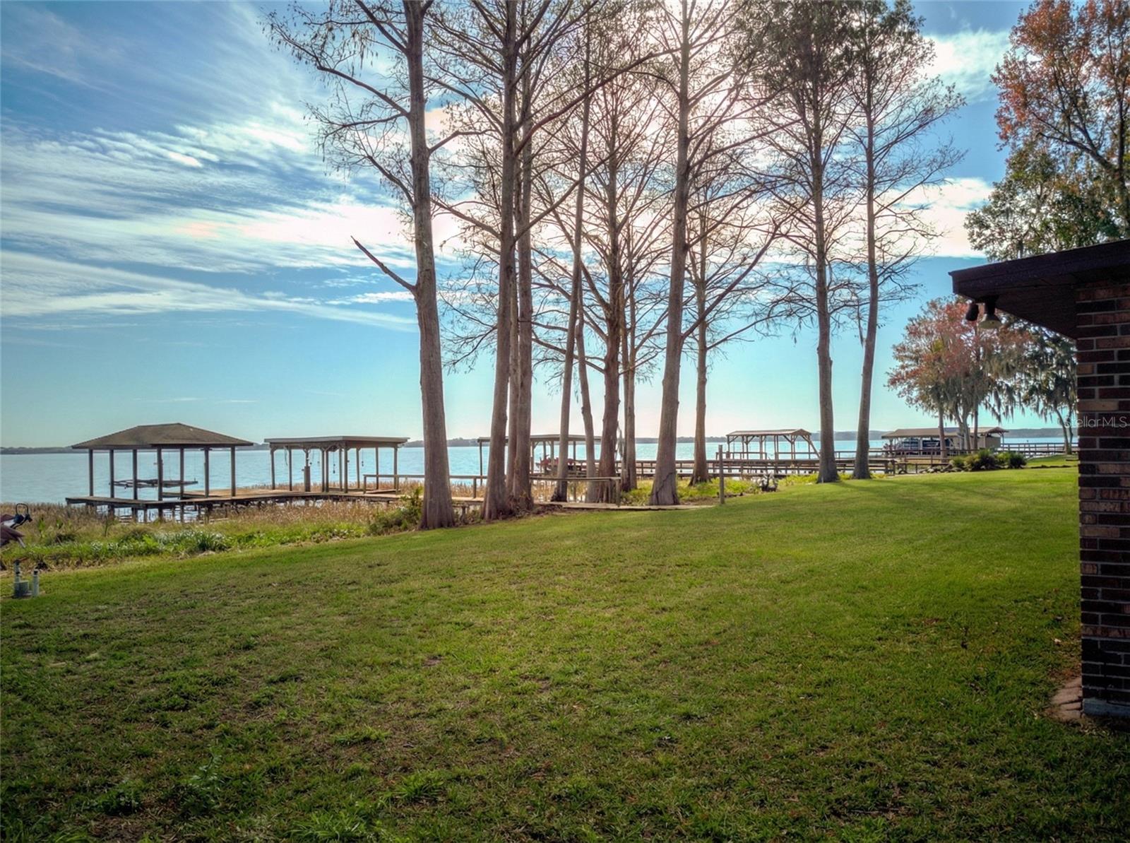 Listing photo id 1 for 12255 Virginia Drive