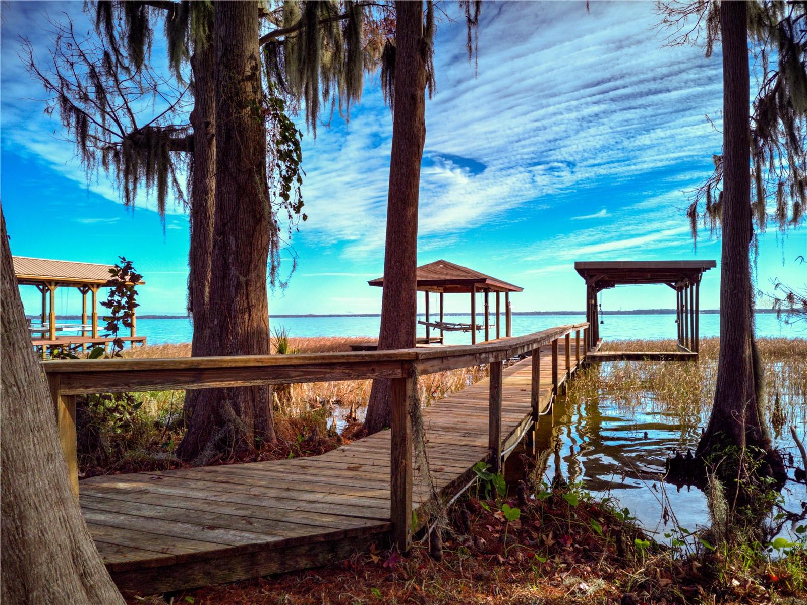 Listing photo id 2 for 12255 Virginia Drive