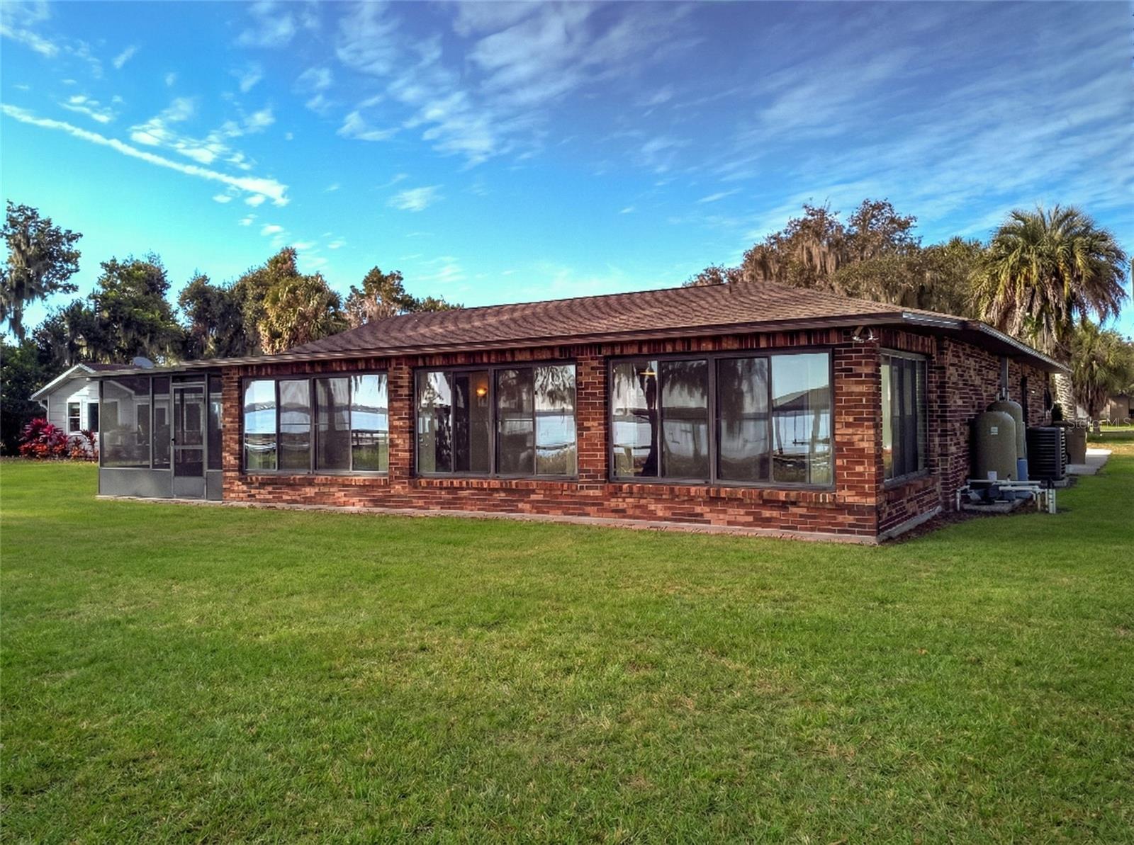 Listing photo id 5 for 12255 Virginia Drive