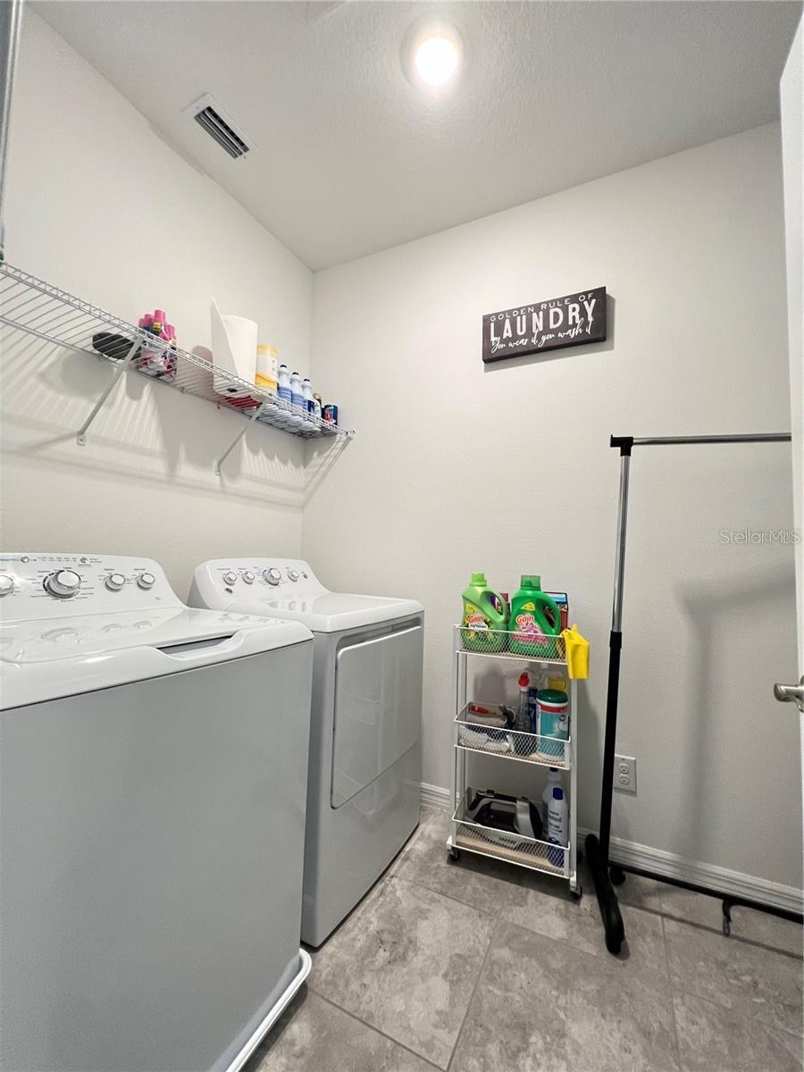 Image 17 of 37 For 11187 Hanlon Terrace Alley