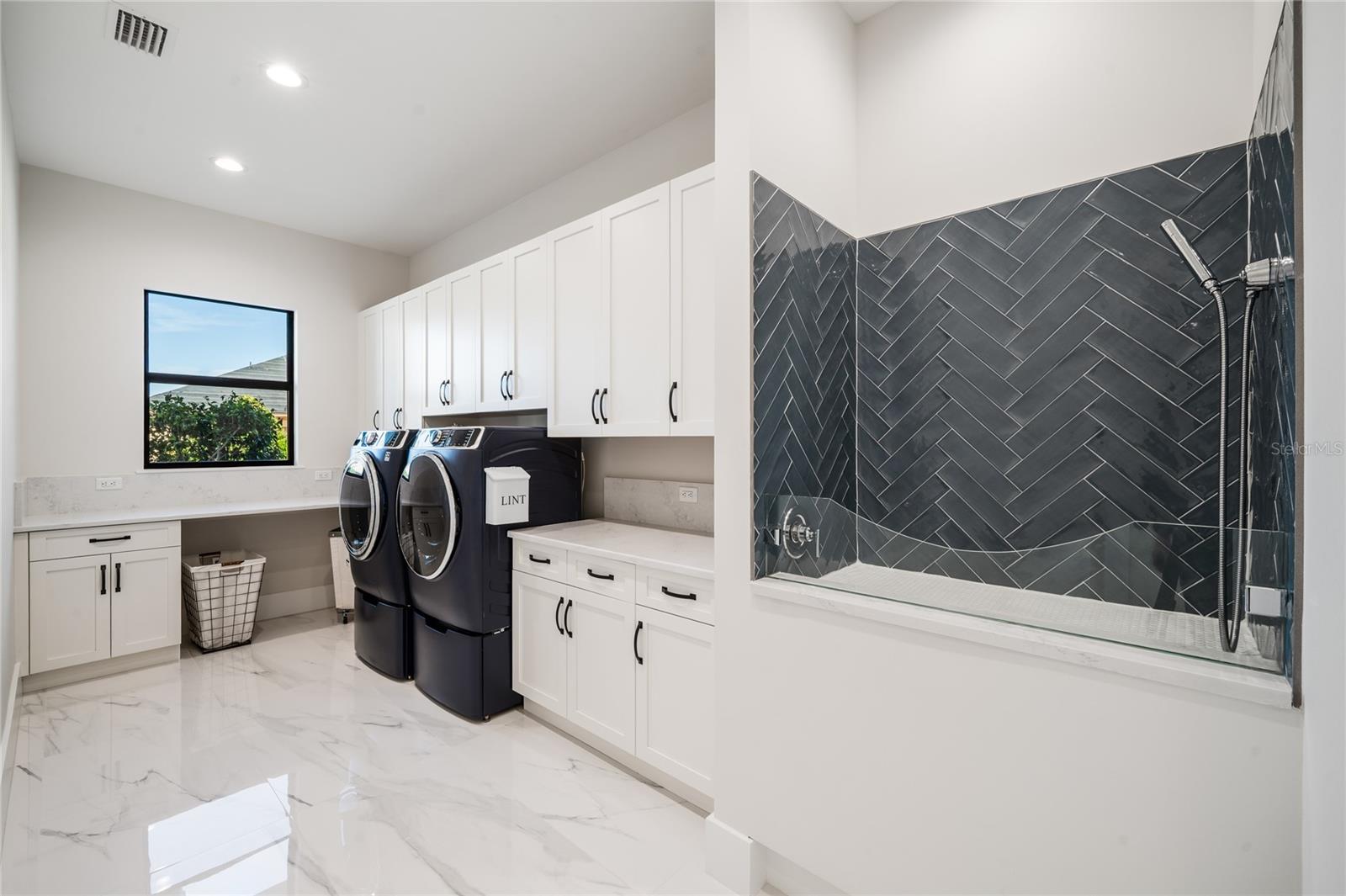 Image 67 of 94 For 9058 Star Island Way