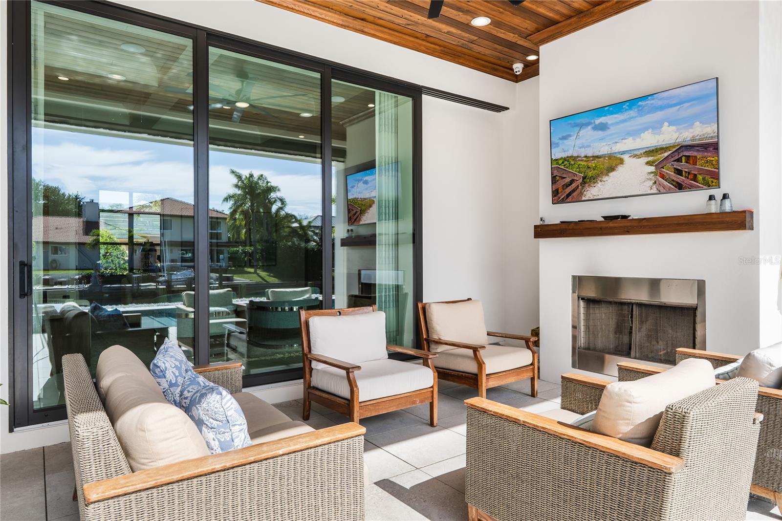 Image 75 of 94 For 9058 Star Island Way