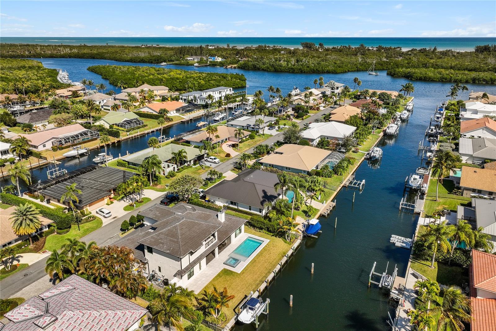 Image 90 of 94 For 9058 Star Island Way