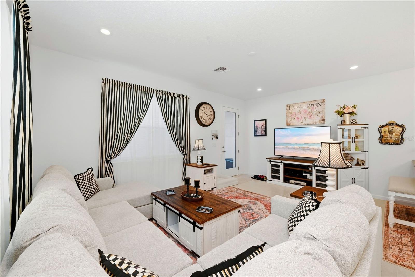 Image 14 of 43 For 14075 Lochend Way