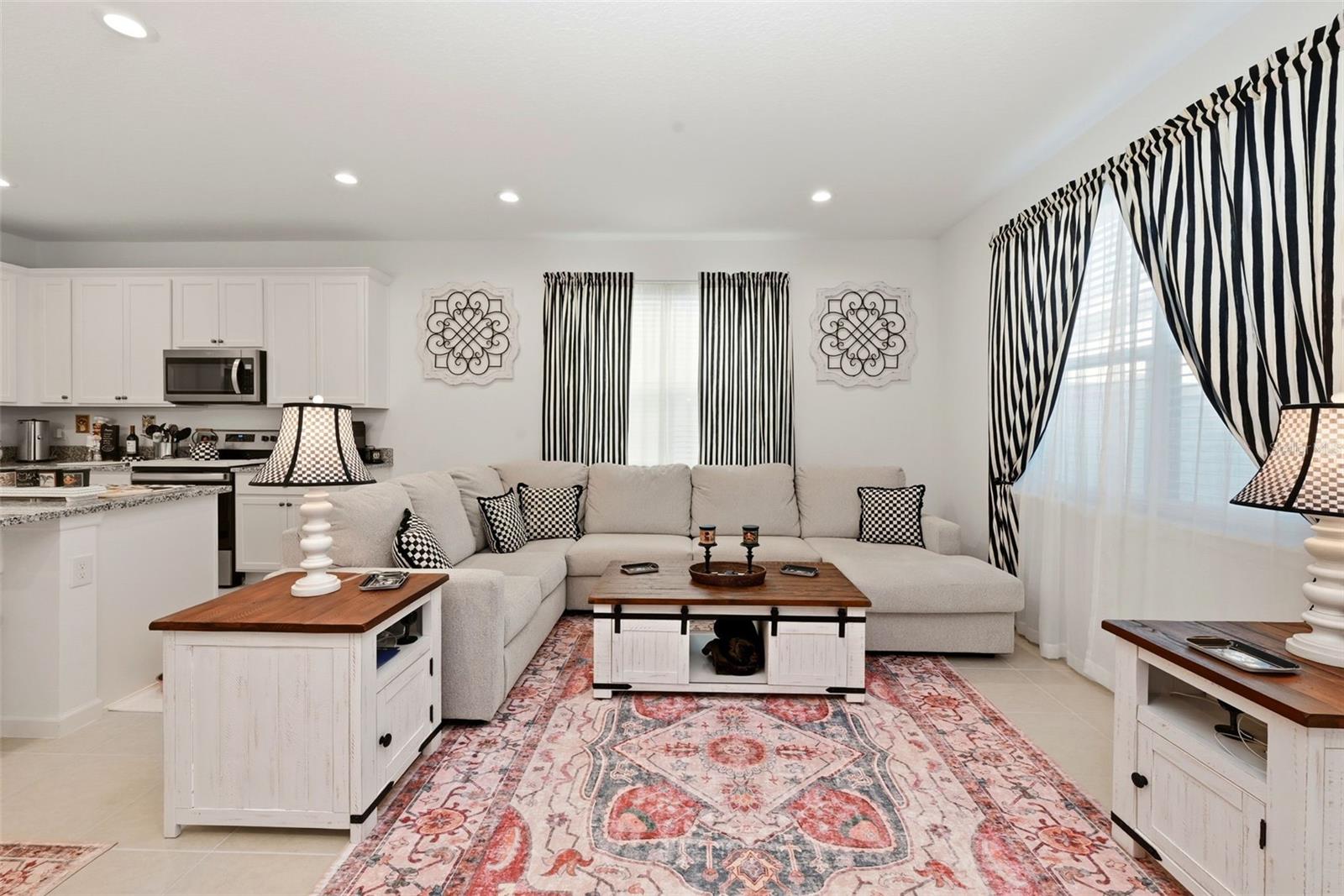 Image 18 of 43 For 14075 Lochend Way