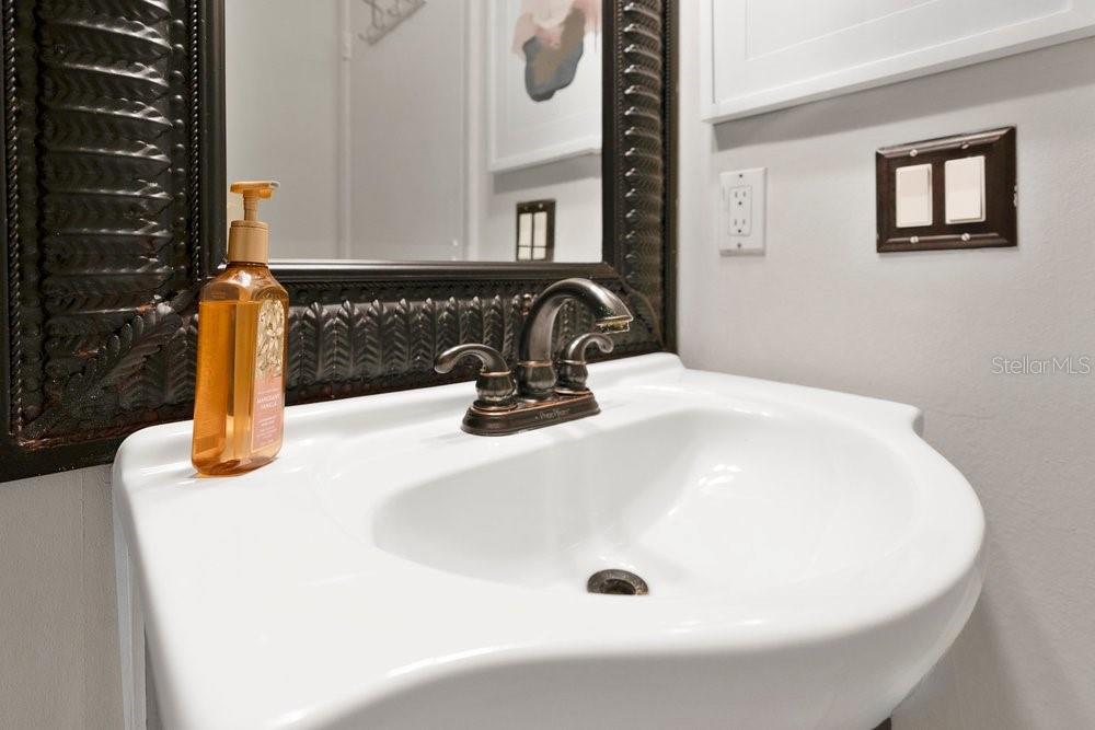 Image 19 of 39 For 2530 Leeward Way