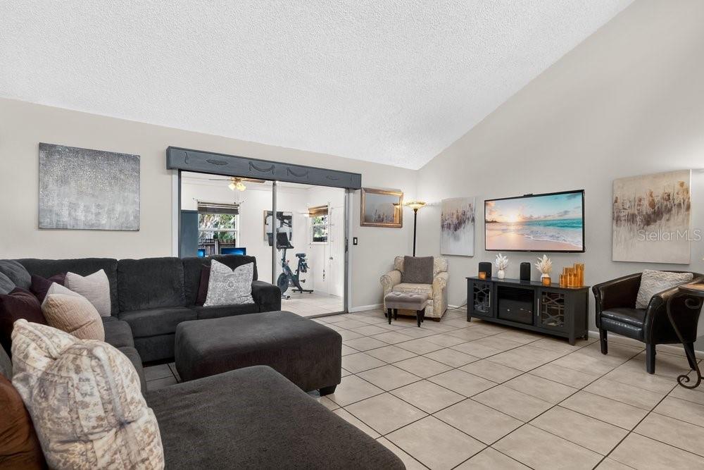 Image 5 of 39 For 2530 Leeward Way