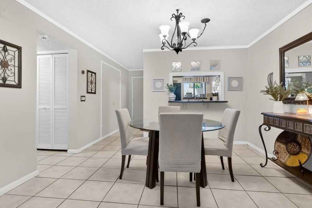 Image 7 of 39 For 2530 Leeward Way