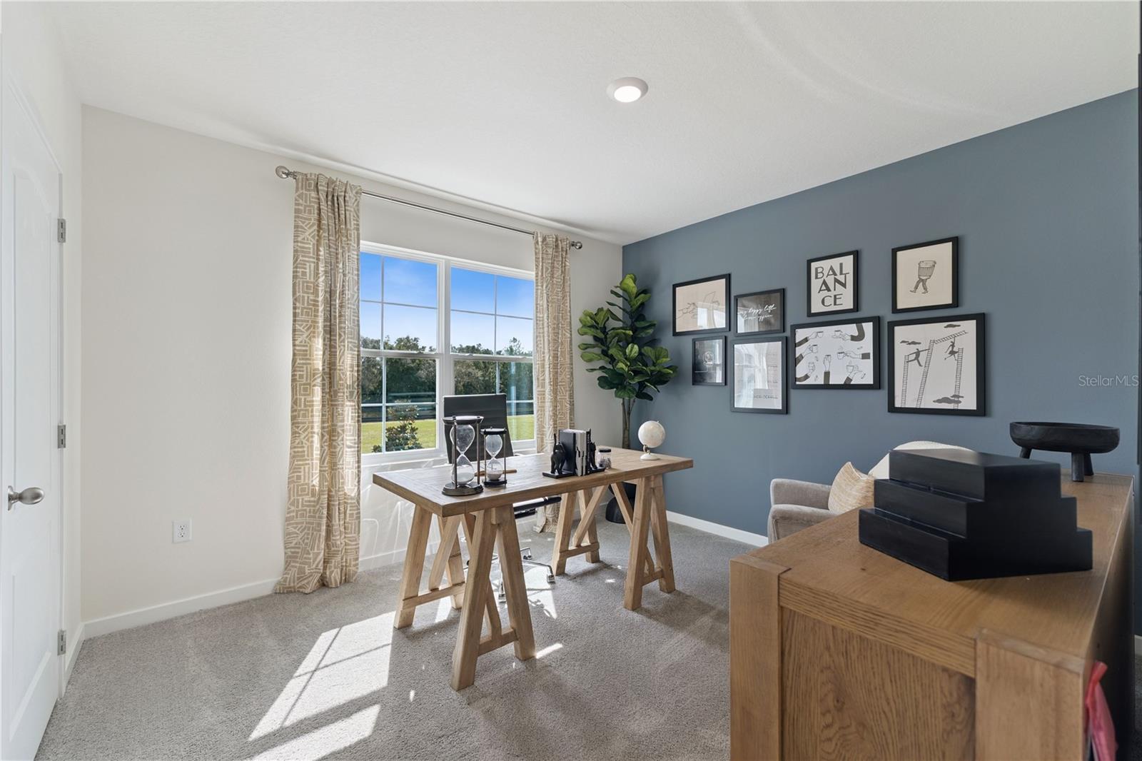 Image 26 of 32 For 937 Halifax Drive