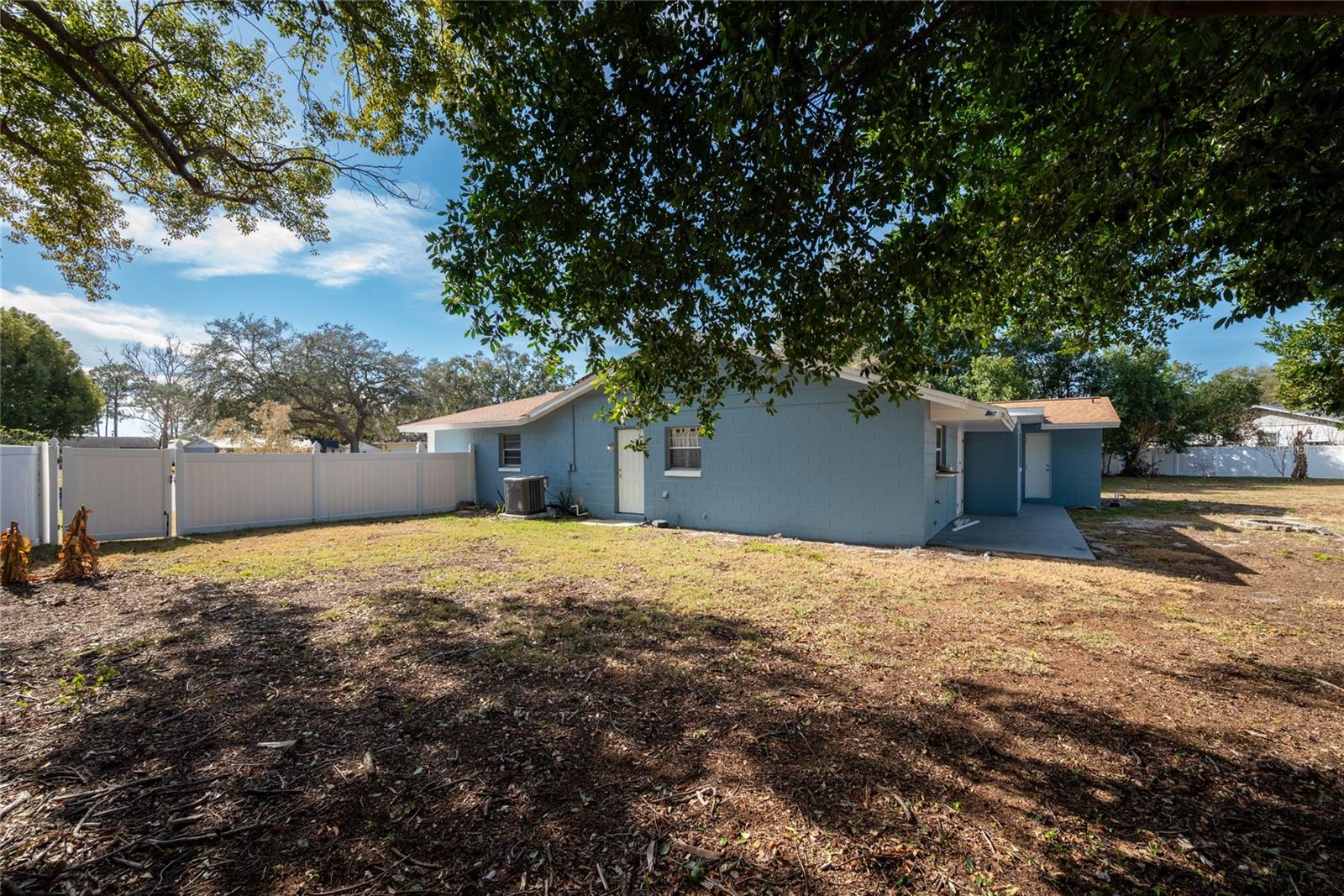 Image 10 of 36 For 30 Cornwall Court