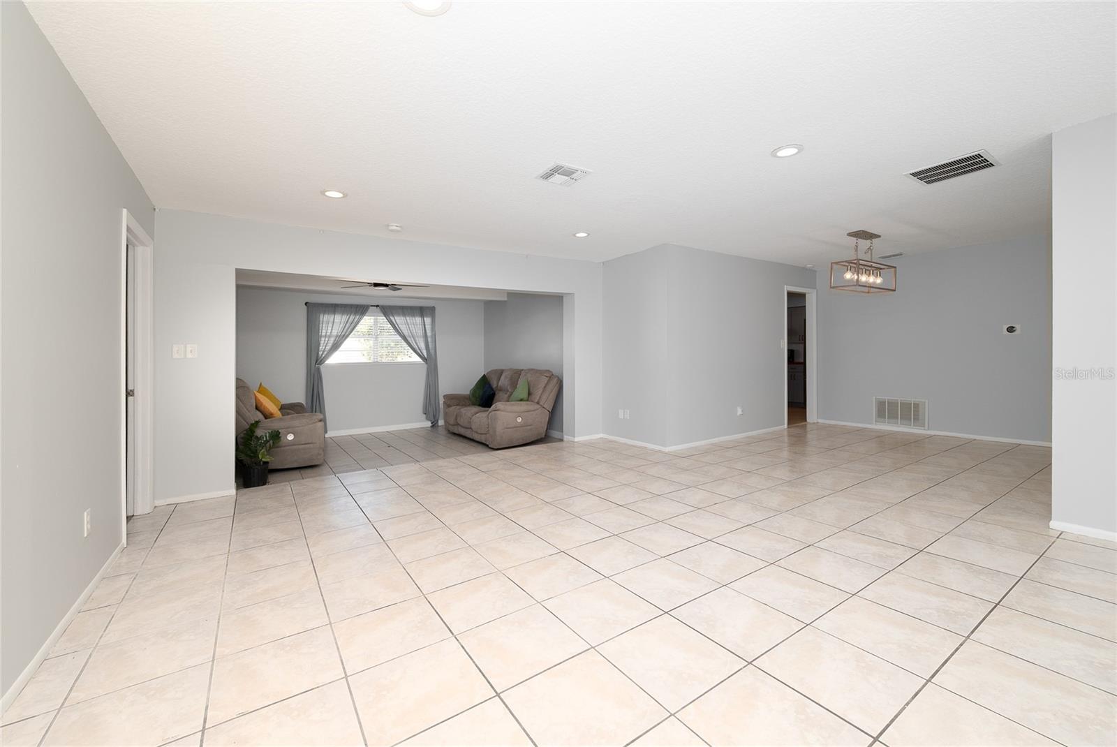 Image 13 of 36 For 30 Cornwall Court