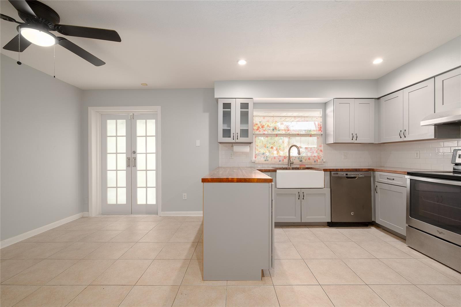 Image 15 of 36 For 30 Cornwall Court