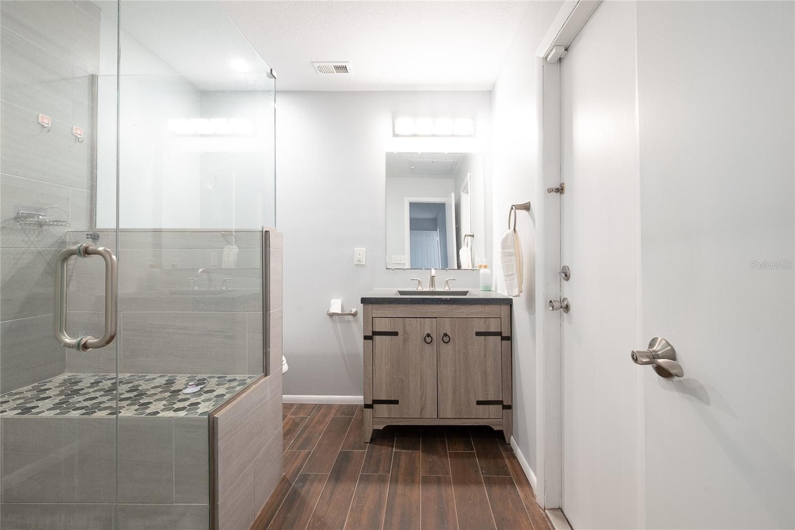 Image 24 of 36 For 30 Cornwall Court