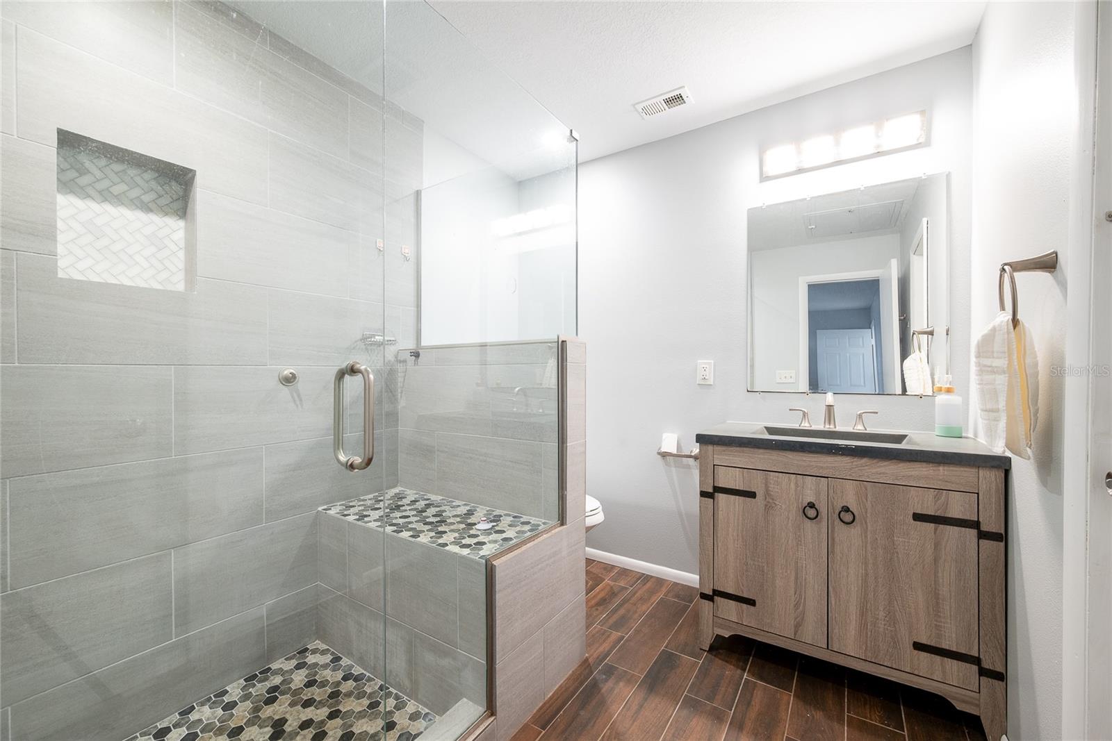 Image 26 of 36 For 30 Cornwall Court