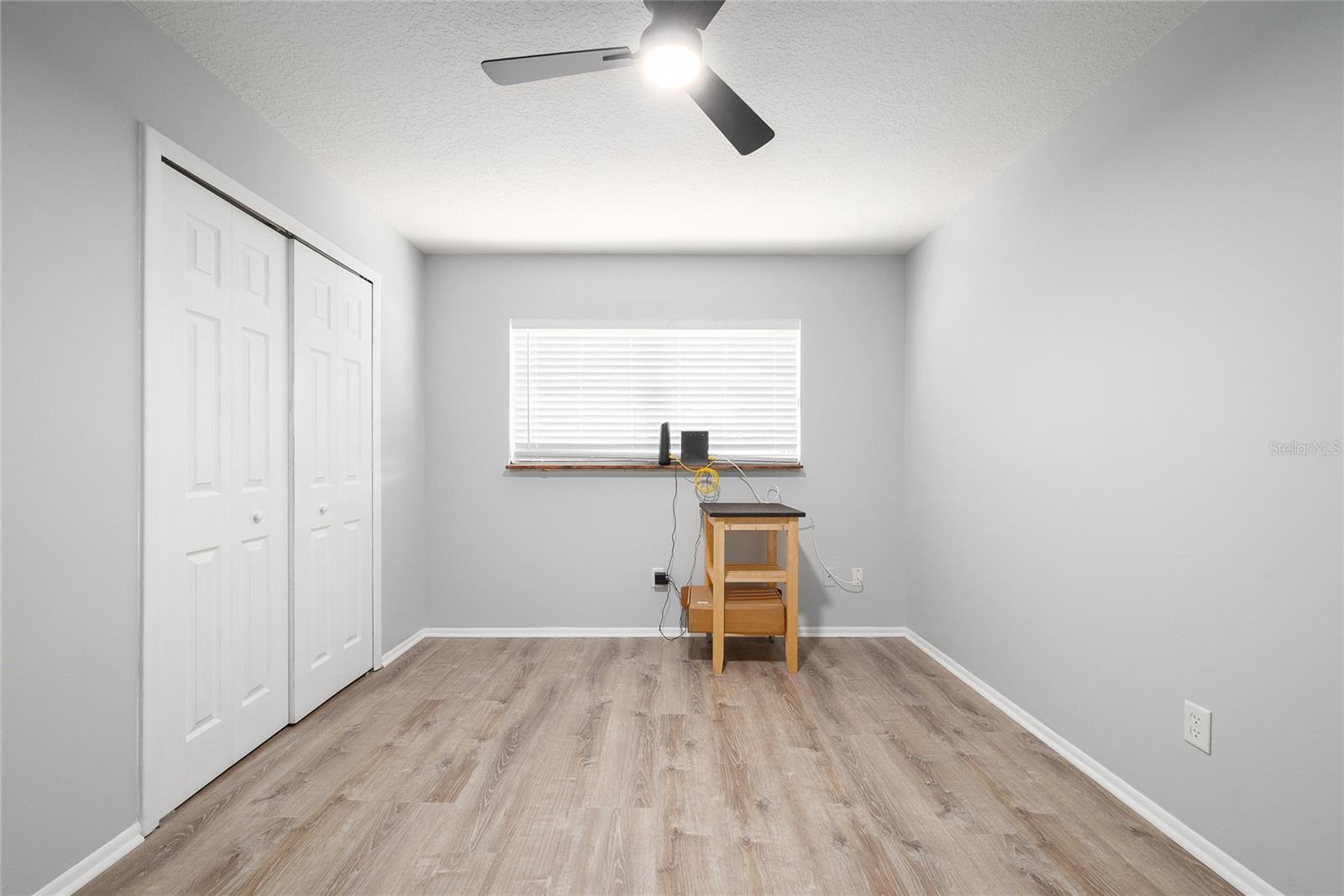 Image 28 of 36 For 30 Cornwall Court