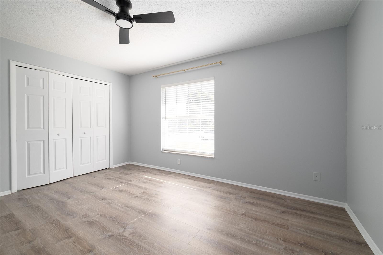 Image 32 of 36 For 30 Cornwall Court