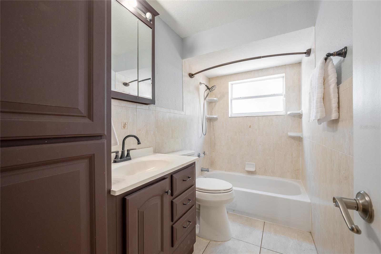 Image 33 of 36 For 30 Cornwall Court