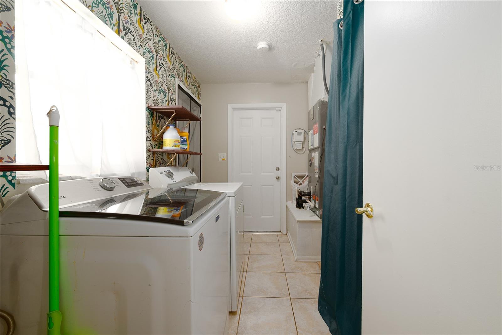 Image 35 of 36 For 30 Cornwall Court