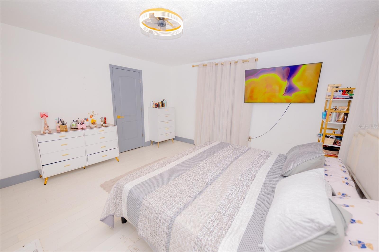 Image 12 of 57 For 2932 Larson Street