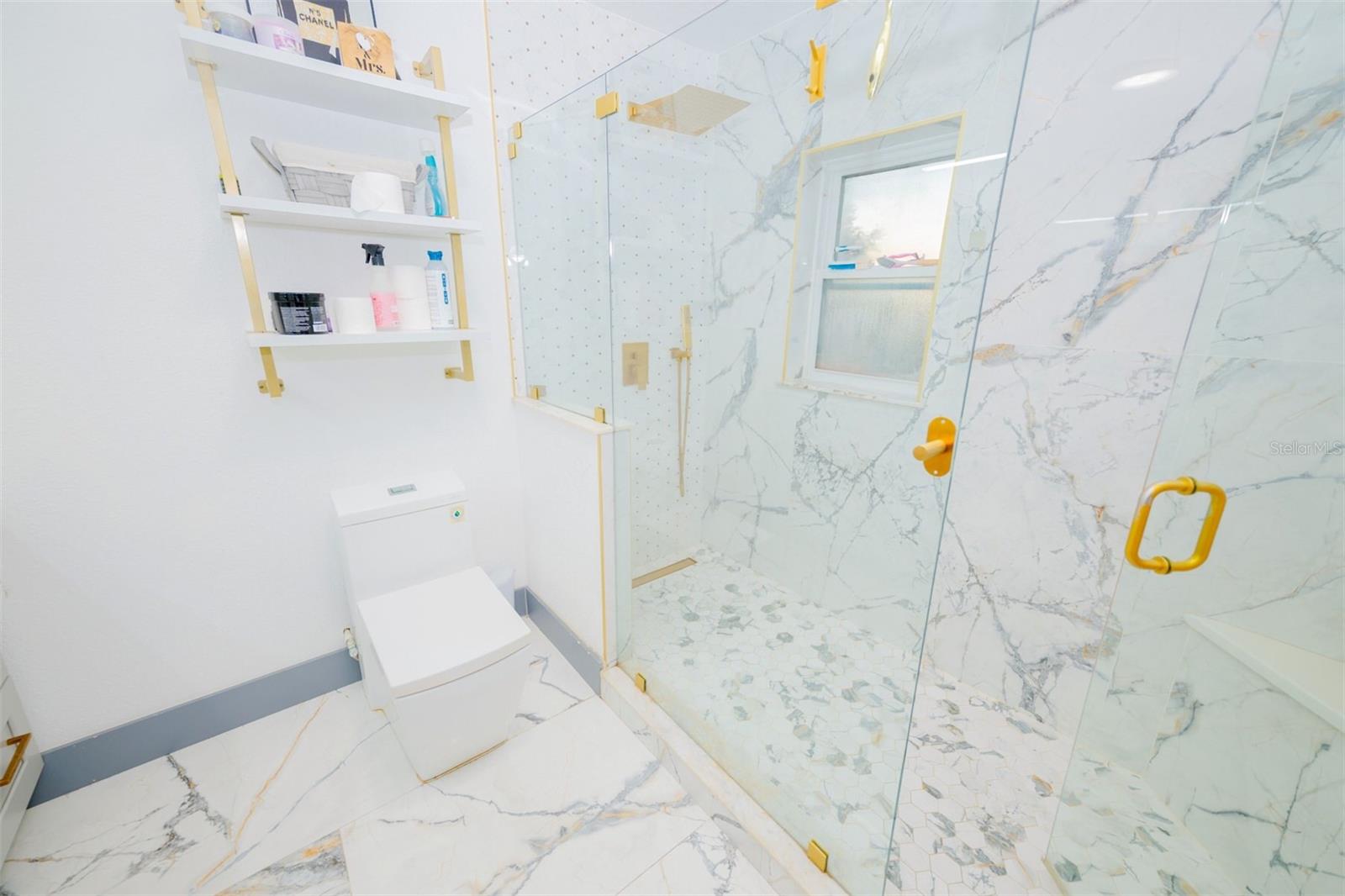 Image 14 of 57 For 2932 Larson Street