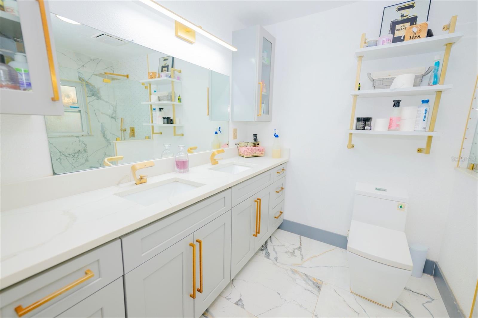 Image 15 of 57 For 2932 Larson Street