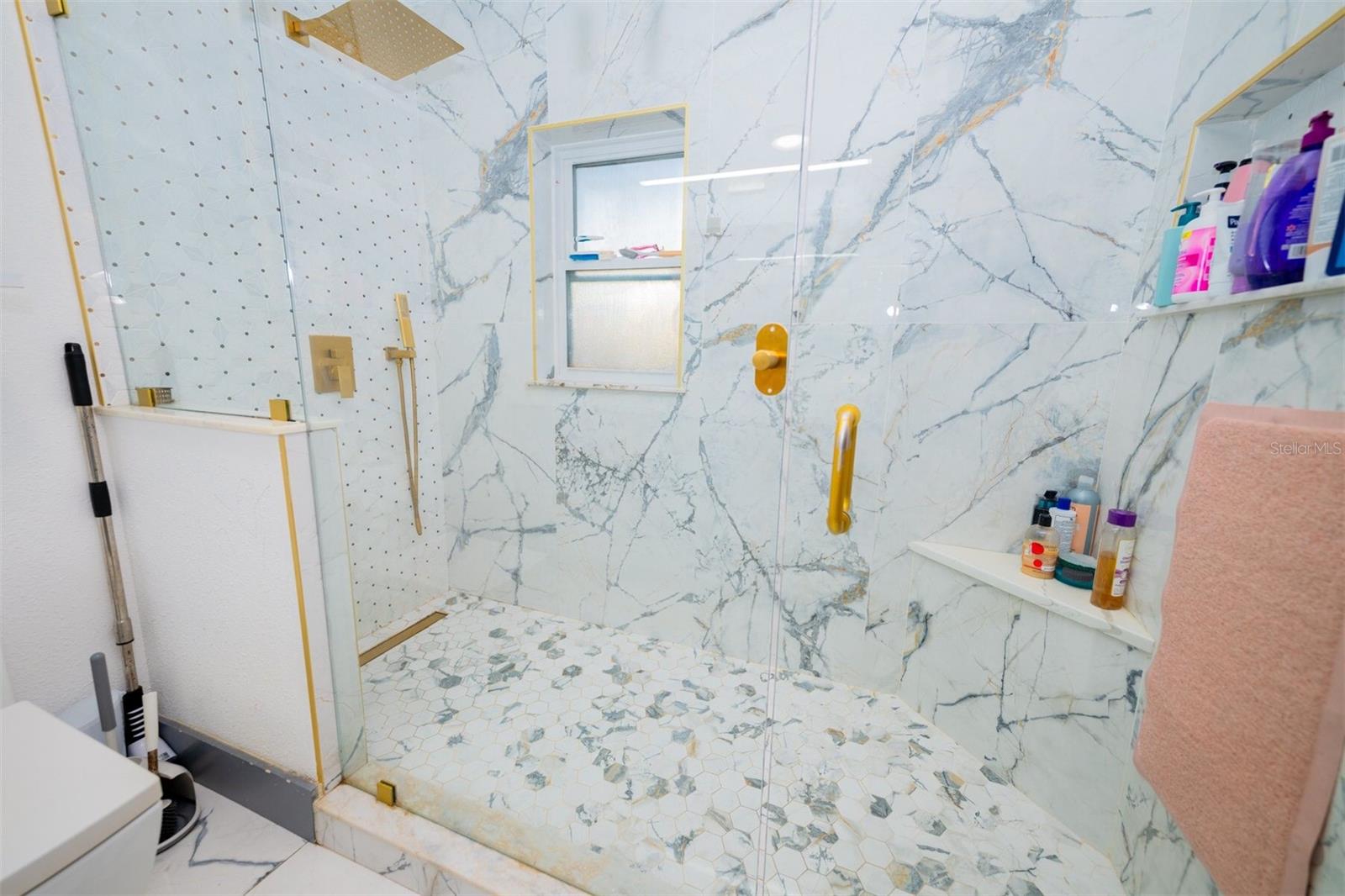 Image 16 of 57 For 2932 Larson Street