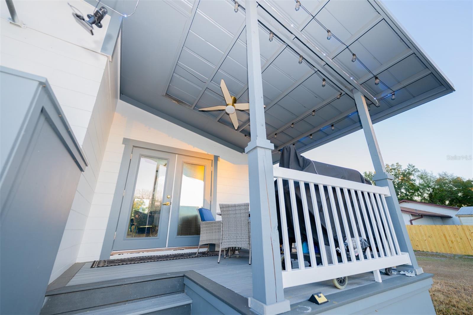 Image 30 of 57 For 2932 Larson Street