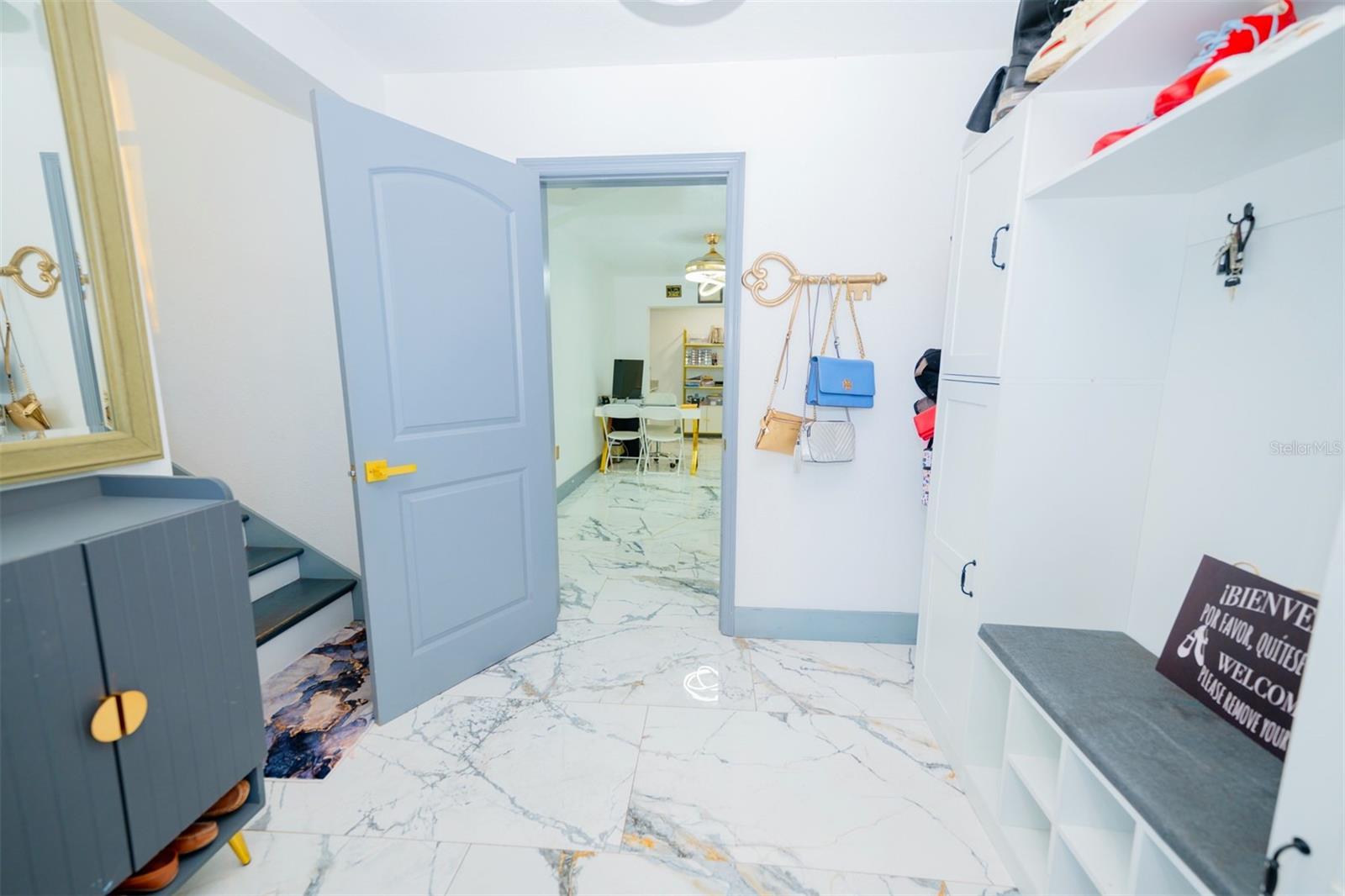 Image 34 of 57 For 2932 Larson Street