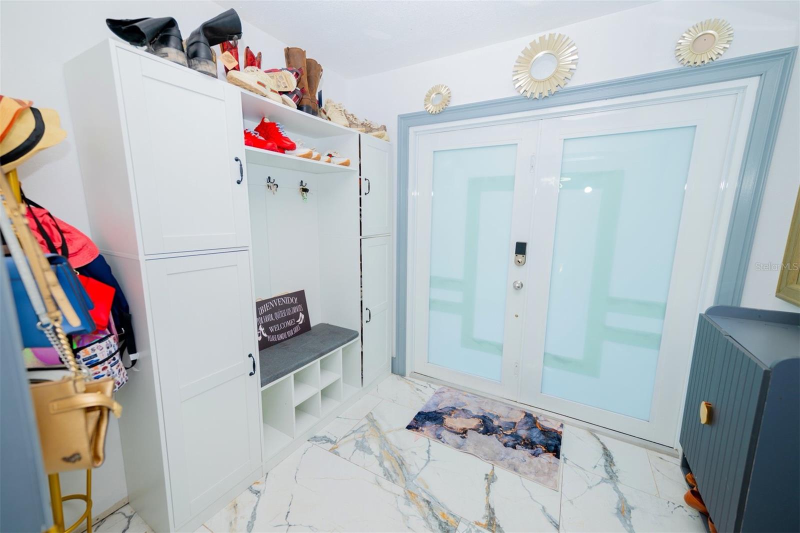 Image 35 of 57 For 2932 Larson Street