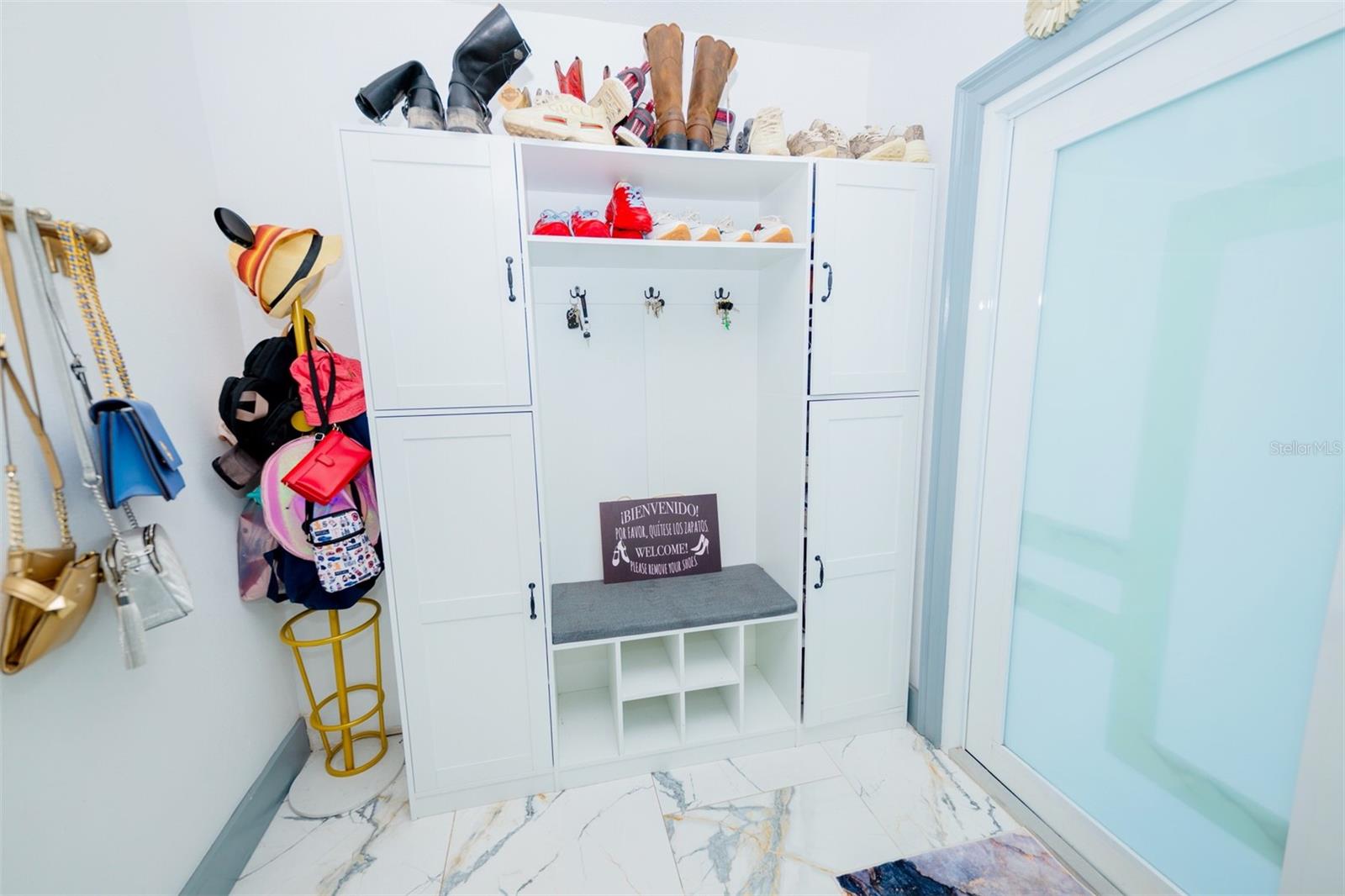 Image 36 of 57 For 2932 Larson Street