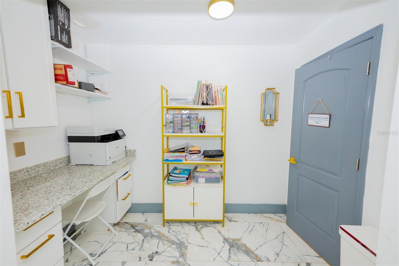 Image 38 of 57 For 2932 Larson Street