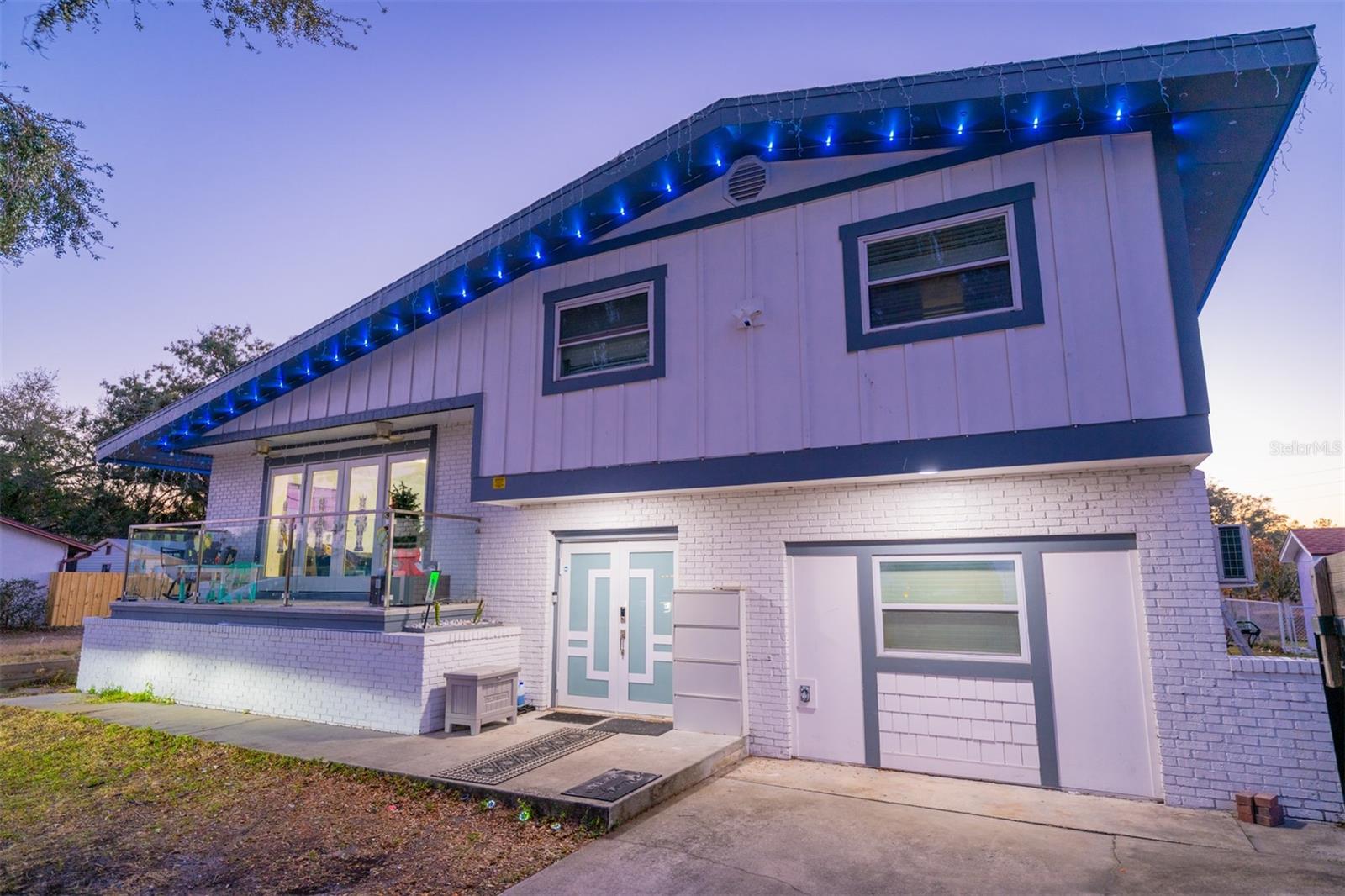 Image 4 of 57 For 2932 Larson Street