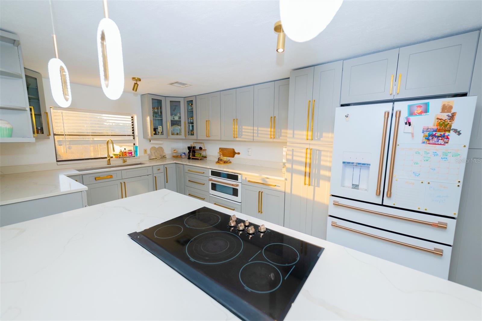 Image 45 of 57 For 2932 Larson Street