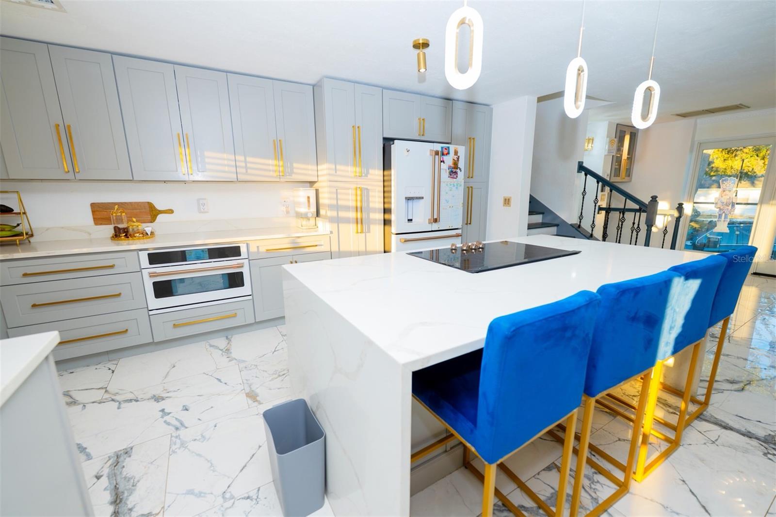 Image 49 of 57 For 2932 Larson Street