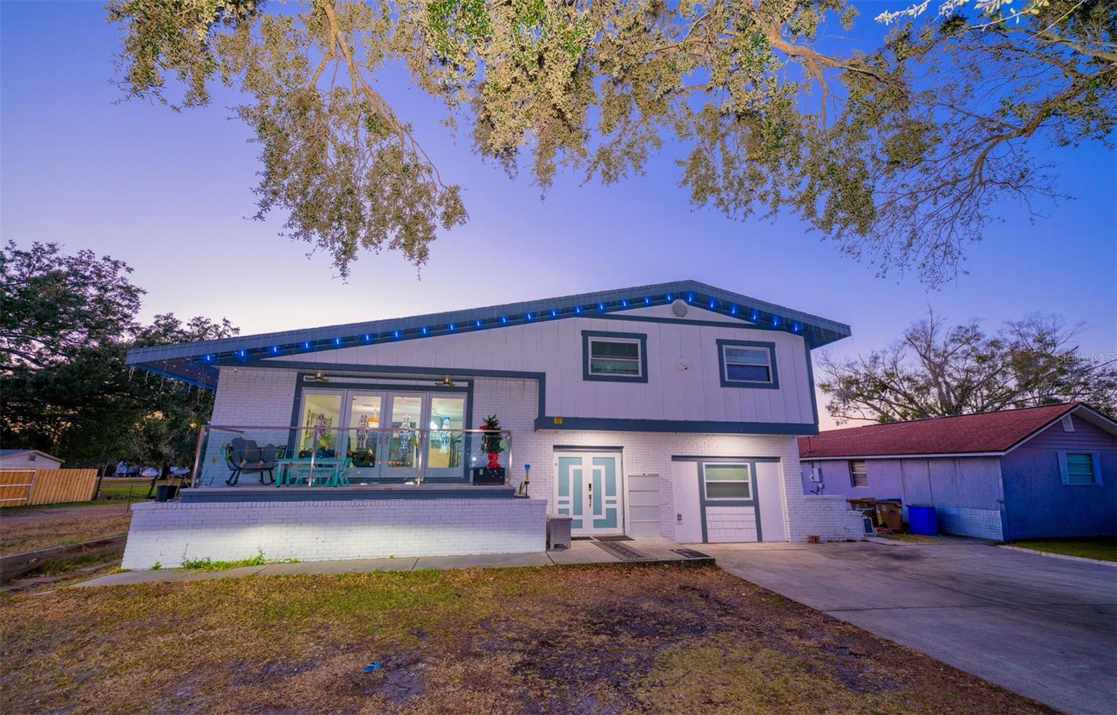 Image 5 of 57 For 2932 Larson Street