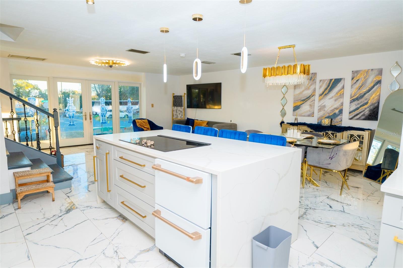 Image 51 of 57 For 2932 Larson Street