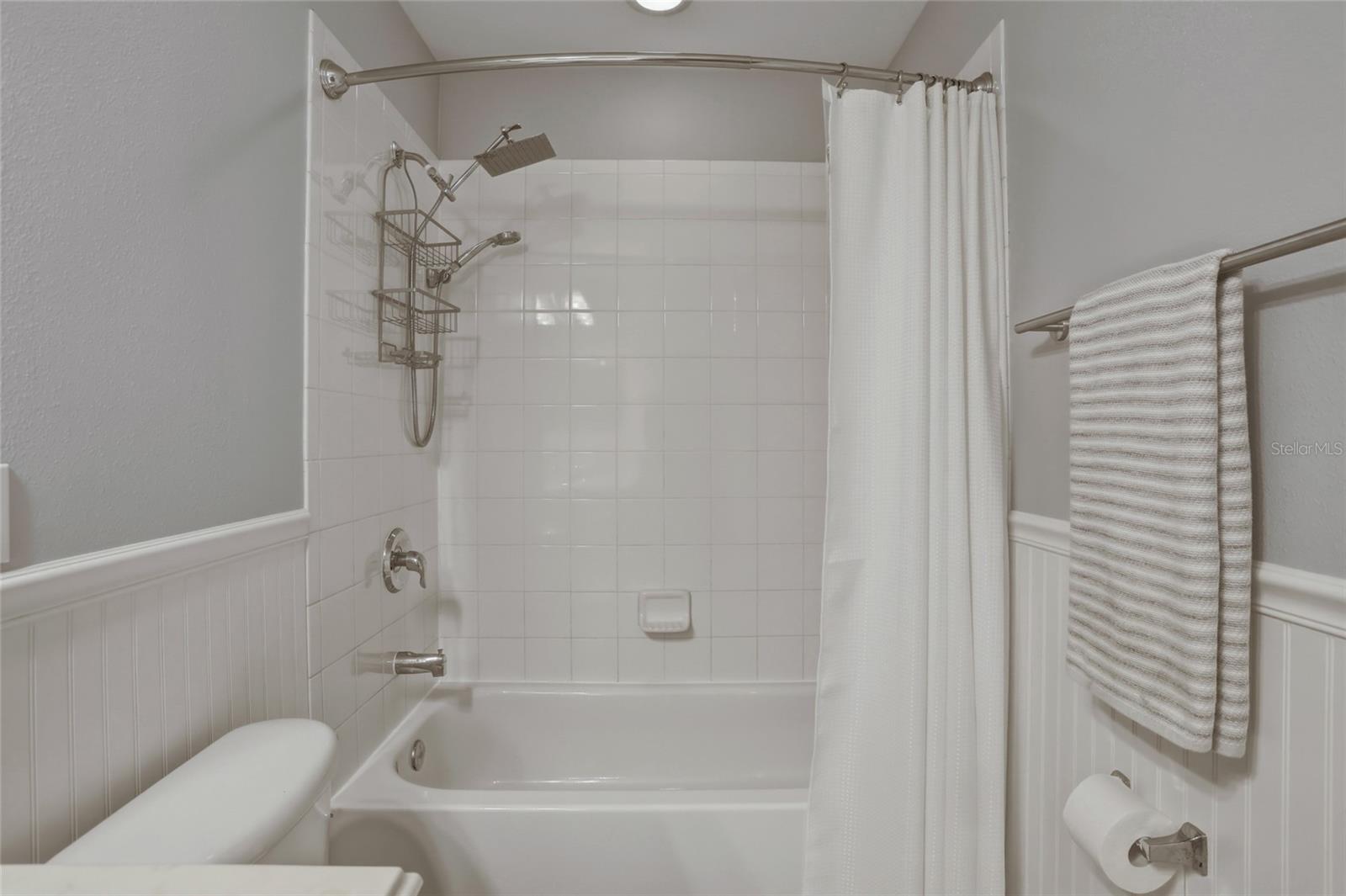 Image 18 of 47 For 13013 Overstreet Road