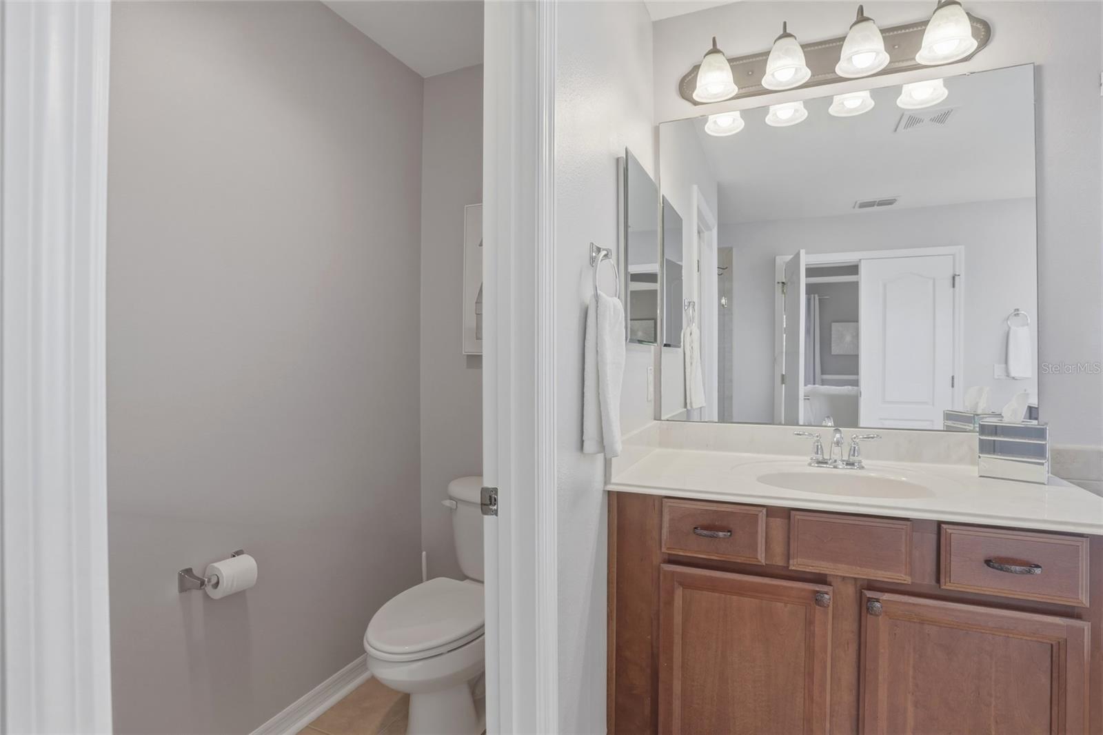 Image 27 of 47 For 13013 Overstreet Road