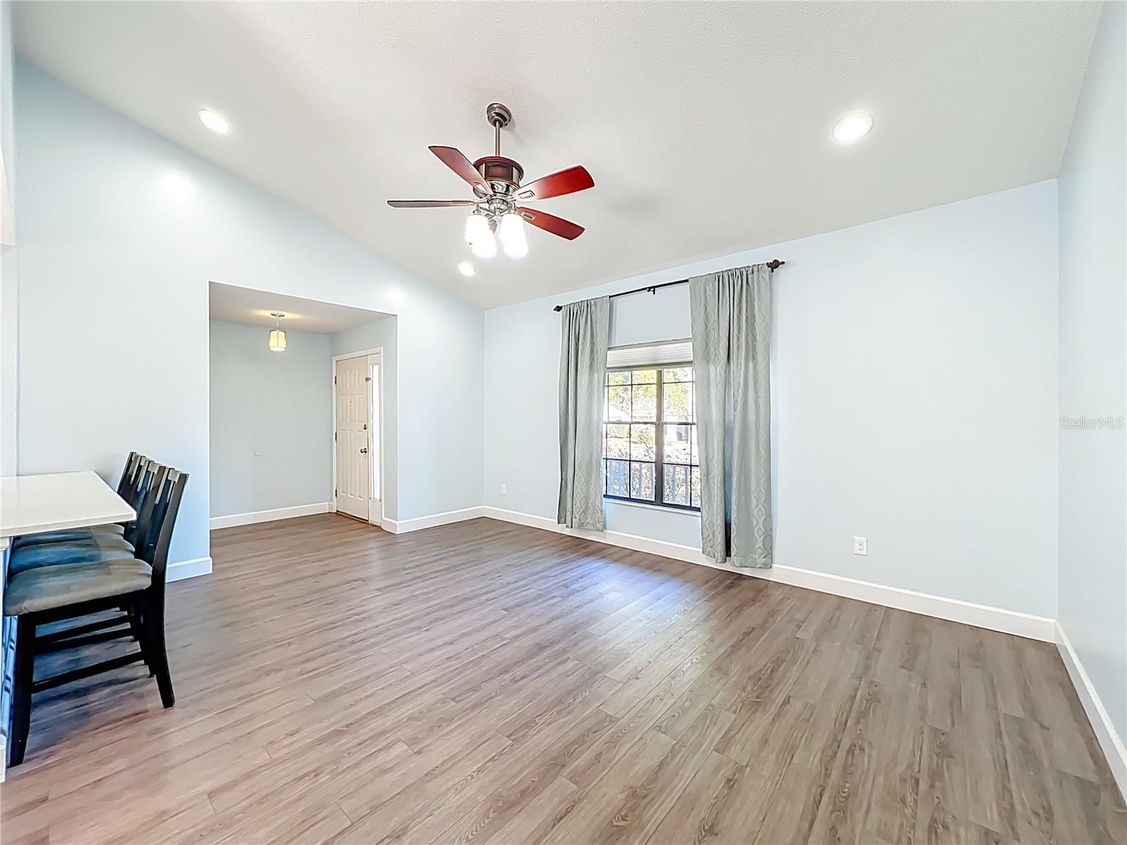 Image 10 of 54 For 4637 Creekview Lane