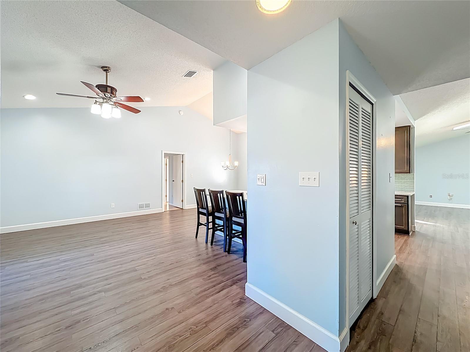 Image 13 of 54 For 4637 Creekview Lane