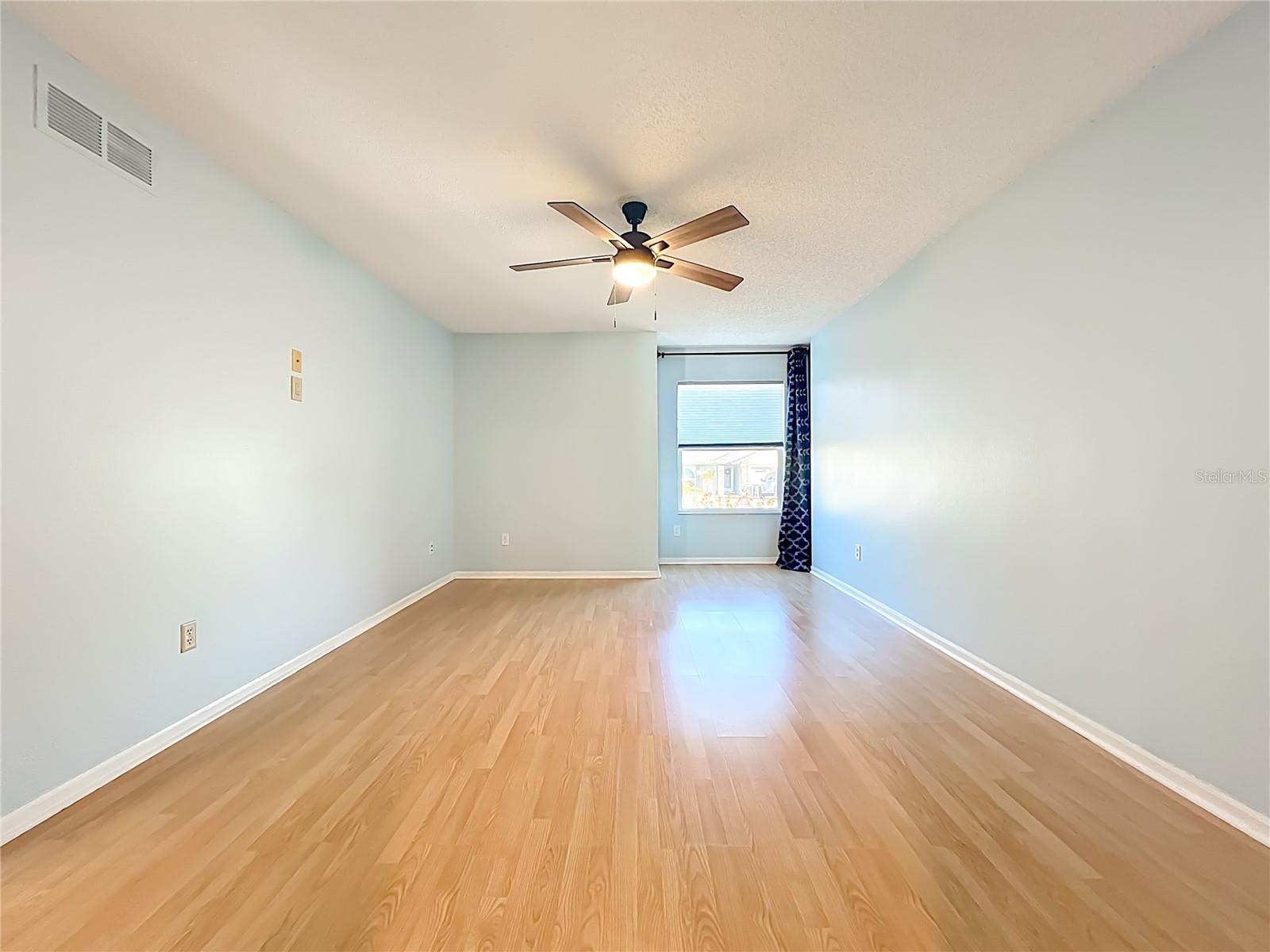 Image 26 of 54 For 4637 Creekview Lane