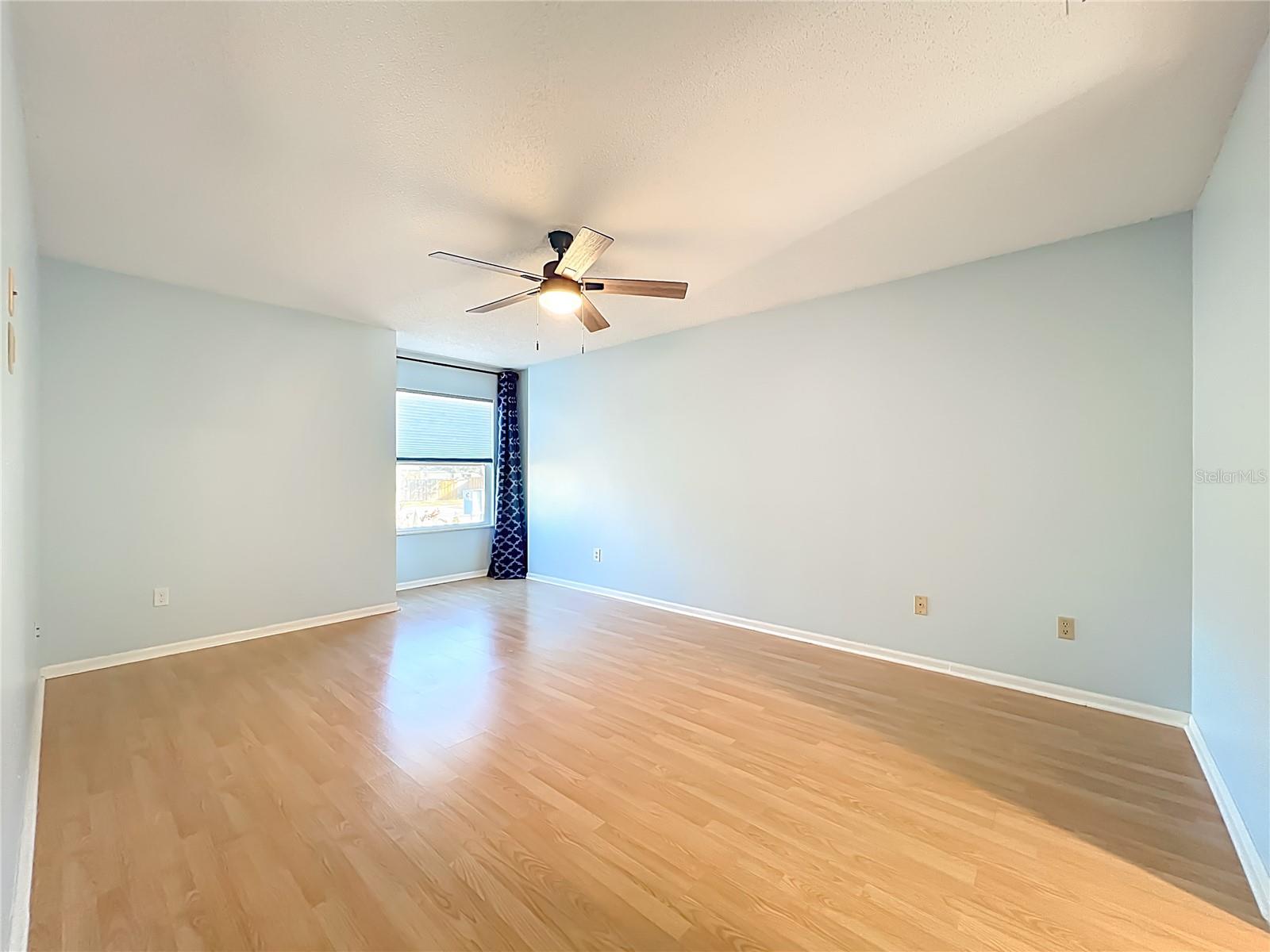 Image 27 of 54 For 4637 Creekview Lane