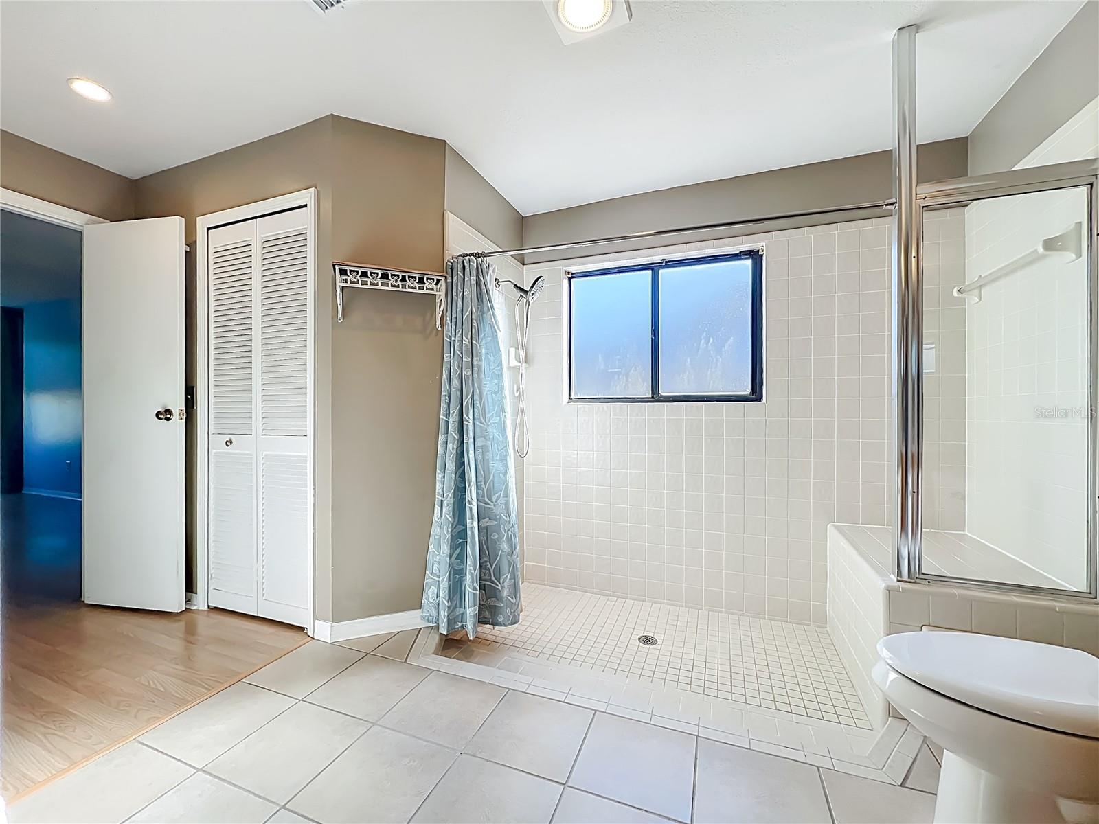 Image 30 of 54 For 4637 Creekview Lane