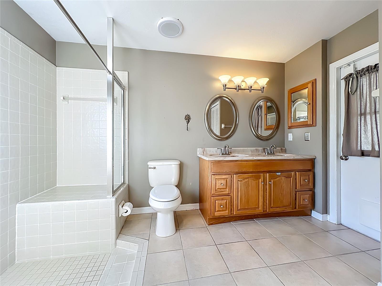 Image 31 of 54 For 4637 Creekview Lane